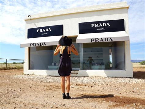 prada en el desierto|Conoce Prada Marfa, la ‘no tienda’ en medio del desierto.